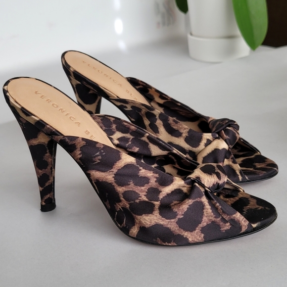 Veronica Beard Pari Slide Sandal - Picture 2 of 13